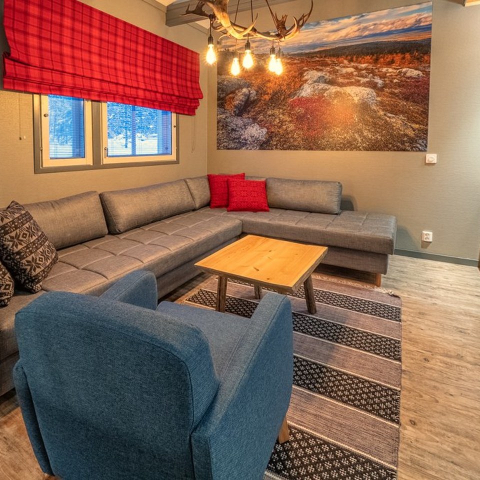 Wilderness Suite Couch